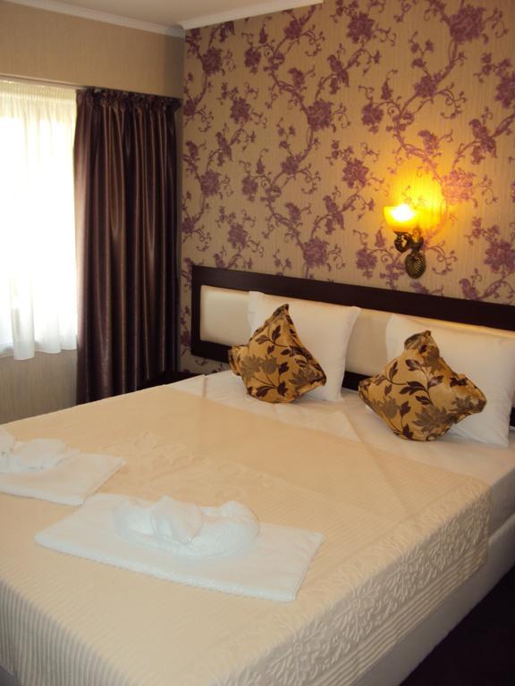 Anticus (adults Only) 3*